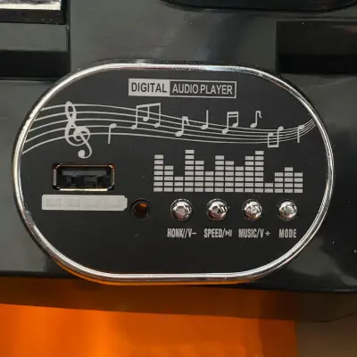 BM Toys Grande Akülü Araba Kumandalı 4*4 12 Volt Kırmızı (1)